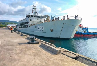KRI Teluk Bintuni-520