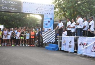 Pembukaan 700 Air Defence Run di Surabaya, Minggu (25/1)