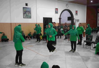 Permainan tradisional di HUT Persit KCK ke 80 Kodim Madiun 