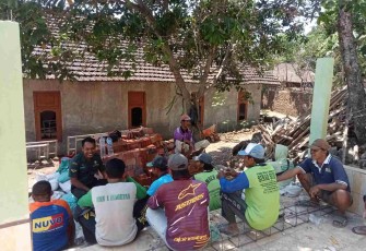 Komsos Babinsa bersama warga binaannya