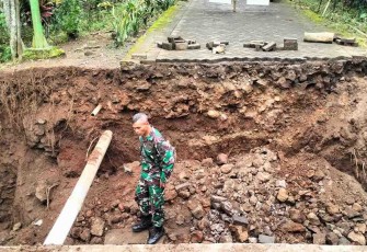 Jembatan ambrol di wilayah desa binaan 