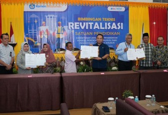 Ilustrasi penandatanganan perjanjian kerja sama revitalisasi sekolah 