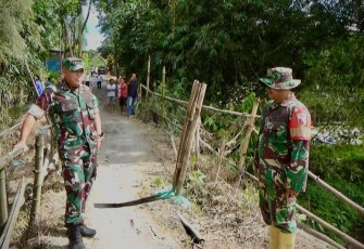 Danrem 081/DSJ Kolonel Arm Untoro Hariyanto (kiri)