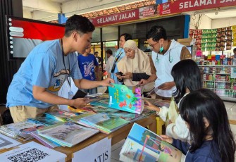 Stand Mudik Asik Baca Buku Kemendikdasmen