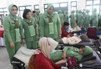 Donor darah serentak HUT ke-62 Dharma Pertiwi 