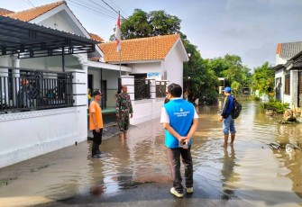 Jalan desa Bacem terendam air luapan sungai