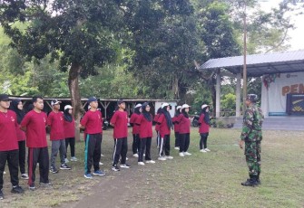 Latih PBB mahasiswa STIKES 