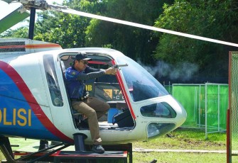 Peserta lomba menembak Brimob X-Treme 2026 di Mako Korbrimob Polri Kelapadua, Depok, Minggu (12/4)