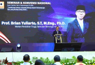 Mendiktisaintek Brian Yuliarto