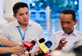 Menteri Bahlil Lahadalia saat memberikan keterangan pers di Jakarta