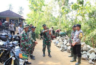 Dansatgas TMMD Ke-128 Kodim Trenggalek Letkol Inf Isnanto Roy Saputro