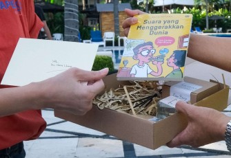 Buku cerita daerah timur Indonesia