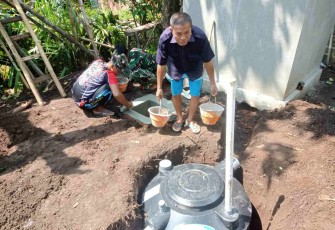 Bangun sanitasi untuk warga Dusun Ledok