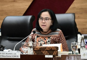 Wakil Ketua Komisi X DPR RI MY Esti Wijayanti
