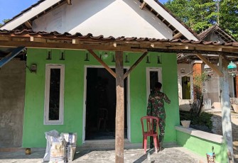Pengerjaan RTLH Srihayati warga Dusun Klagin