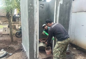 Pembangunan Sanitasi Halima di Blok Leduk
