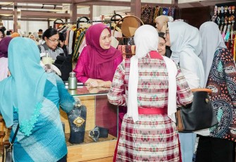 Antusias pengunjung di both Helsgallery