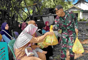 Jumat berkah Yonarmed 12 Kostrad