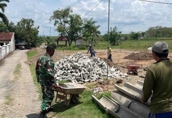 Bantu pembangunan lapangan voli
