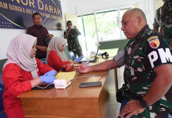Donor darah HUT ke-80 Pomad