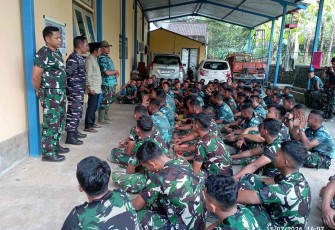 Bati Bhakti TNI Siter memberikan pengarahan satgas TMMD ke-129
