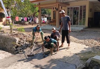 Pengerjaan badan jalan dusun Lembenah