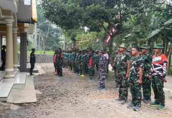 Apel pagi personel satgas TMMD ke-129 Kodim Lumajang