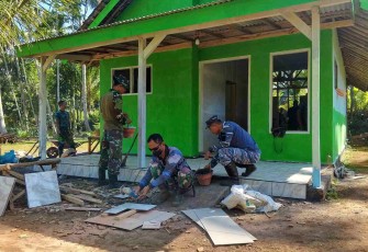 Pengerjaan RTLH ibu Sumanah warga Desa Ledok Tempuro