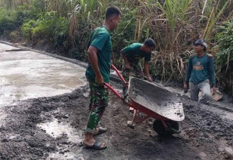 Serda Ananda Putra percepat pengecoran rabat beton
