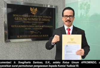 Ketua Umum APKOMINDO Ir Soegiharto Santoso SH