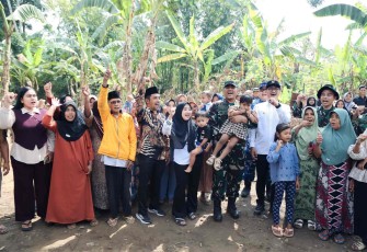 Foto bersama warga Desa Ledok Tempuro