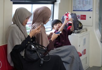 Hari Pelanggan Nasional 2026, LRT Jabodebek Apresiasi Pengguna Lewat Interaksi Langsung