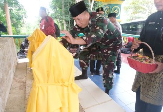Dandim 0315/Tanjungpinang Hadiri Ziarah Makam Tokoh Melayu pada Peringatan Hari Jadi ke-242 Kota Tanjungpinang