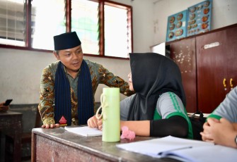 Kepala Sekolah Menengah Kejuruan Swasta (SMKS) sekaligus Sekolah Menengah Pertama (SMP) Surya Pematangsiantar, Bintang Saurma Pasaribu