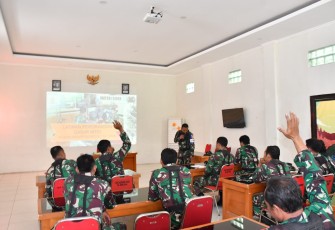 Suasana dalam kelas Latihan Perorangan Dasar Intelijen Tahun 2026 Kodim Ponorogo, Selasa (3/2)