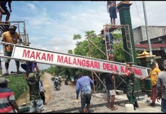 Bangun gapura TPU di wilayah desa binaan 