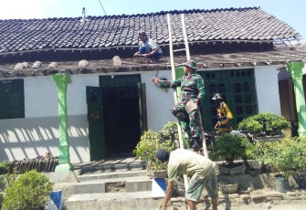 Semangat gotong royong kembali terasa hangat di Desa Slambur