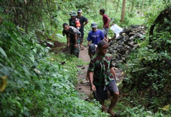 Satgas meninjau titik nol mata air