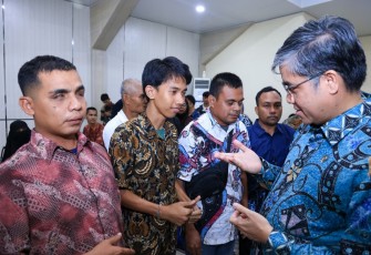 Menteri Ketenagakerjaan (Menaker) Yassierli saat mengunjungi Balai Perluasan Kesempatan Kerja (BPKK) Kendari, Sulawesi Tenggara