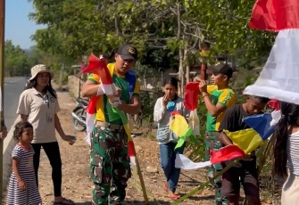 Yonarmed 12 Kostrad dan Warga Tulakadi Bersatu Sambut HUT Kemerdekaan RI