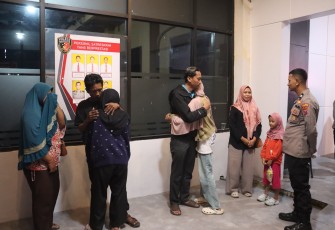 Polres Mojokerto Polda Jawa Timur melalui Polsek Gondang membubarkan aksi konvoi sekelompok pemuda di Jalan Raya Desa Pugeran