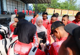 Wakil Bupati Bintan, Deby Maryanti berkesempatan meninjau lokasi Lapangan Relief Antam Kijang, Kecamatan Bintan Timur yang nantinya akan menjadi pusat peringatan Upacara HUT RI ke 81 tingkat Kabupaten Bintan, Selasa (11/08)