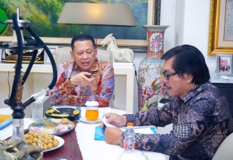 Anggota DPR RI Fraksi Partai Golkar sekaligus Ketua MPR RI ke-15 dan Pendiri Universitas Perwira Purbalingga (UNPERBA)/Ketua Dewan Pembina Yayasan Perguruan Karya Bhakti Purbalingga Jawa Tengah Bamsoet 
