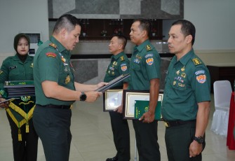 Gubernur Akademi Militer Mayjen TNI Rano Tilaar 