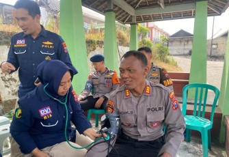 Polres Probolinggo Periksa Kesehatan Personel Pengamanan Bromo Pascakarhutla