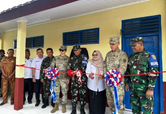 TNI AD Bersama US Army Renovasi SDN 04 Peracak, Wujud Nyata Kerja Sama dan Kepedulian Terhadap Dunia Pendidikan
