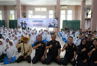Bea Cukai Lhokseumawe Kenalkan Peran Kepabeanan dan Cukai kepada Siswa SMA Negeri 1 Bireuen