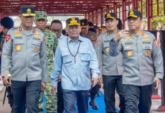Wakapolri Bersama KSAD Pastikan Kesiapan Pasukan Tangani Karhutla