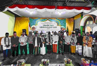 Yonarmed 12 Kostrad dan Warga Atambua Bersatu dalam Shalawat Maulid Nabi Muhammad SAW