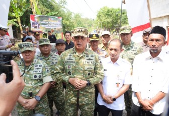 Pangdam IV/Diponegoro Mayjen TNI Achiruddin